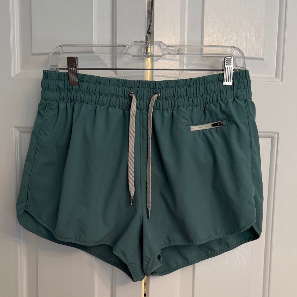 Vuori Clementine 2.5” Light Green Women's Athletic Shorts - Picture 2 of 4